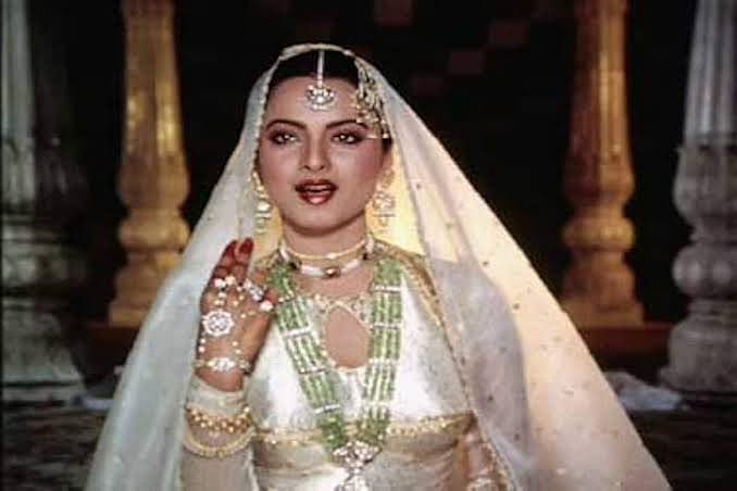 On Rekha’s birthday, here are 5 Iconic  Rekha songs (some of them you may not have heard!)