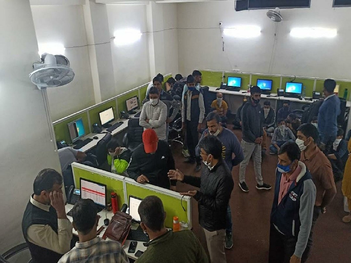 Fake call centre targeting foreigners busted in Delhi, 17 held 