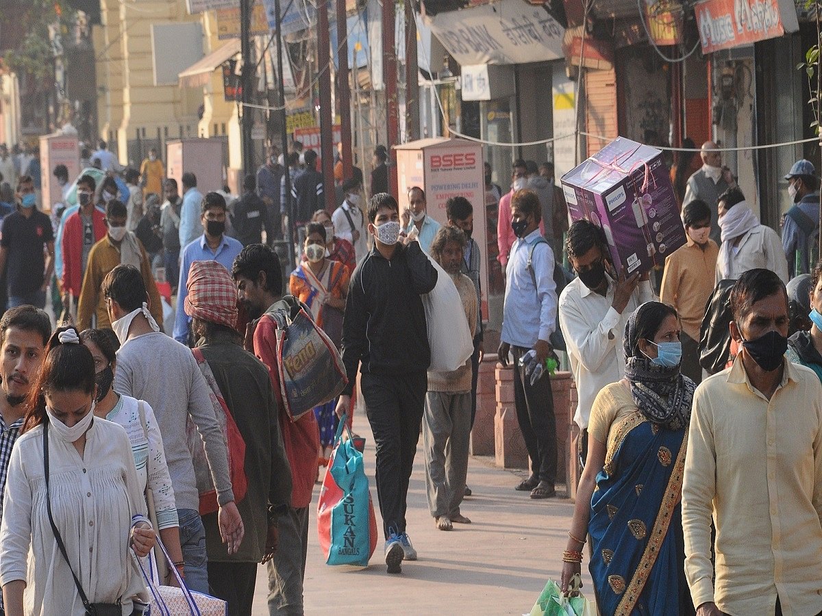 India shows jump of 30% in new COVID cases since Diwali