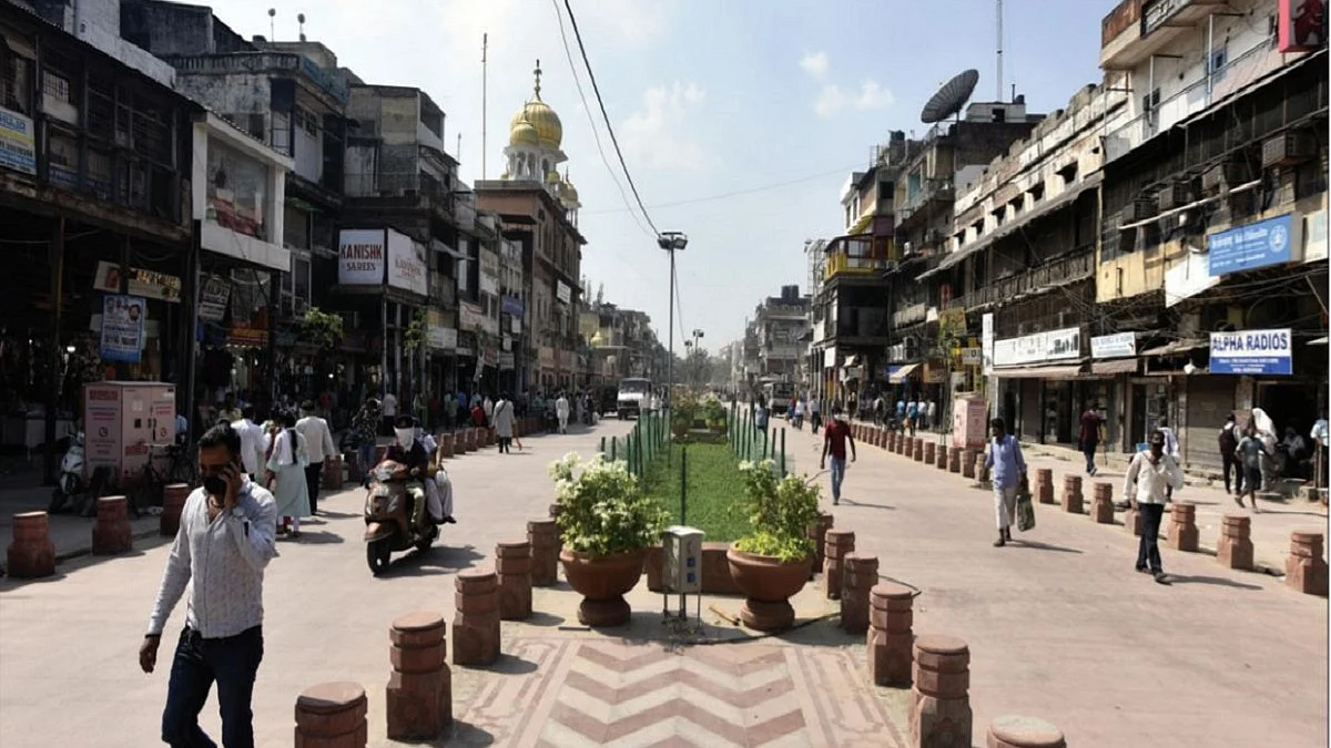 Delhi NCT suffers as BJP controlled MCD and AAP Govt trade charges over funds   