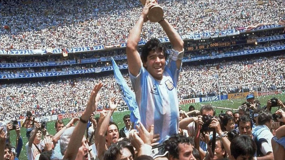 Diego Maradona (Photo Courtesy: Twitter/@MrNayeem15)