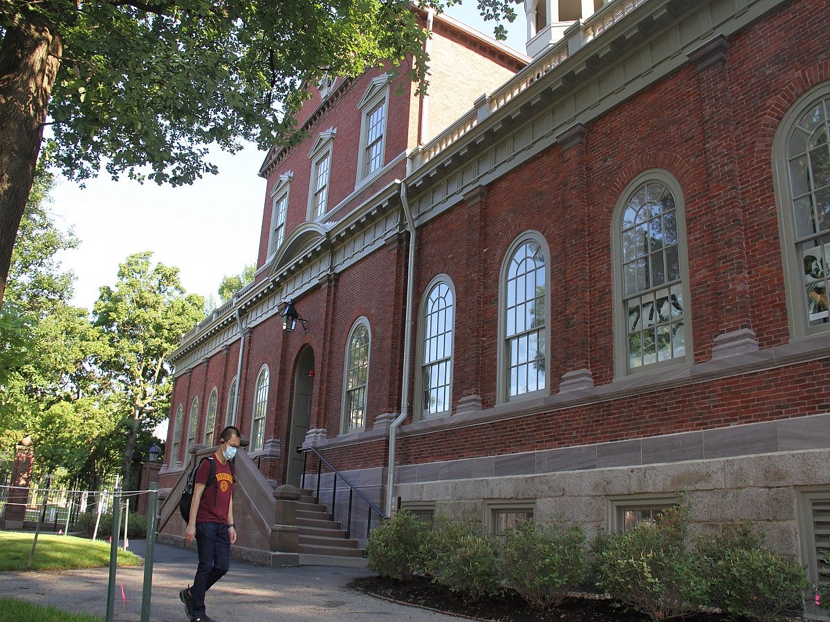 Asian, Indian applicants lose case over admissions at Harvard  