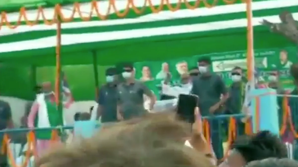 Bihar elections: Onions thrown towards Nitish at poll rally in Madhubani, he says ‘keep throwing’