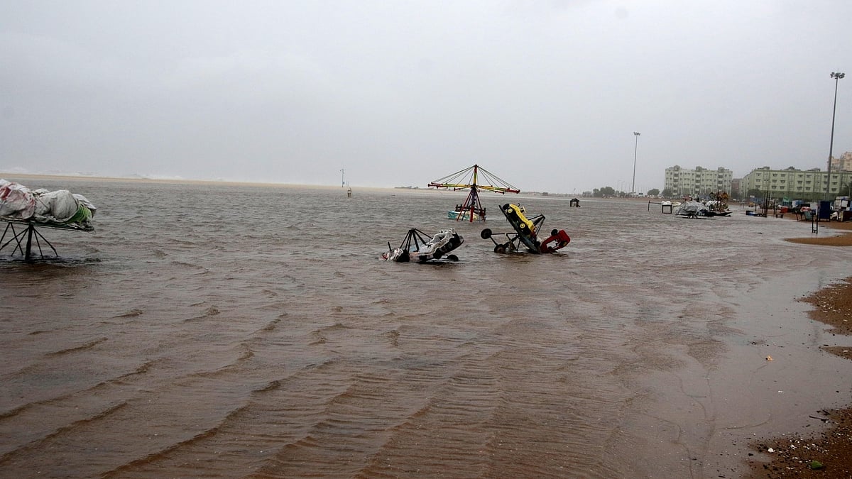 Cyclone Nivar crosses Tamil Nadu, Puducherry, felling trees, disrupting power supply 