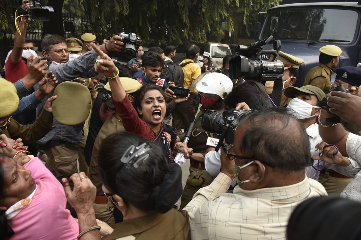 Priyanka Gandhi demands 50 % waiver in electricity bills for farmers in Uttar Pradesh