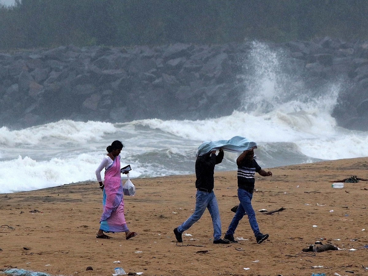 Very severe cyclonic storm Nivar to cross Tamil Nadu and Puducherry coast midnight  