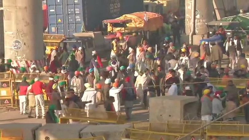 Farmers gathered at Singhu, Tikri border points refuse to head to north Delhi protest site
