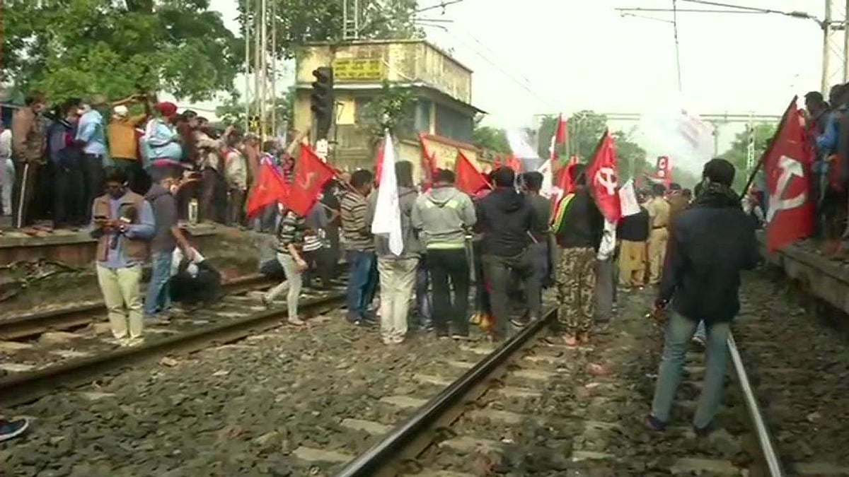Over 25 cr workers join nationwide strike; agitation  affects normal life in many states: Trade unions