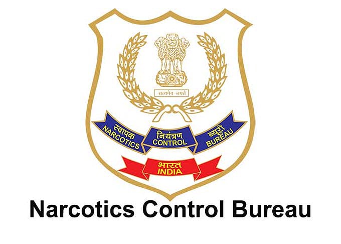 Shocking! Drug peddlers block NCB raiding team in Mumbai