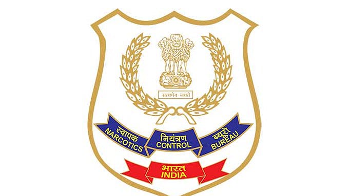 Shocking! Drug peddlers block NCB raiding team in Mumbai
