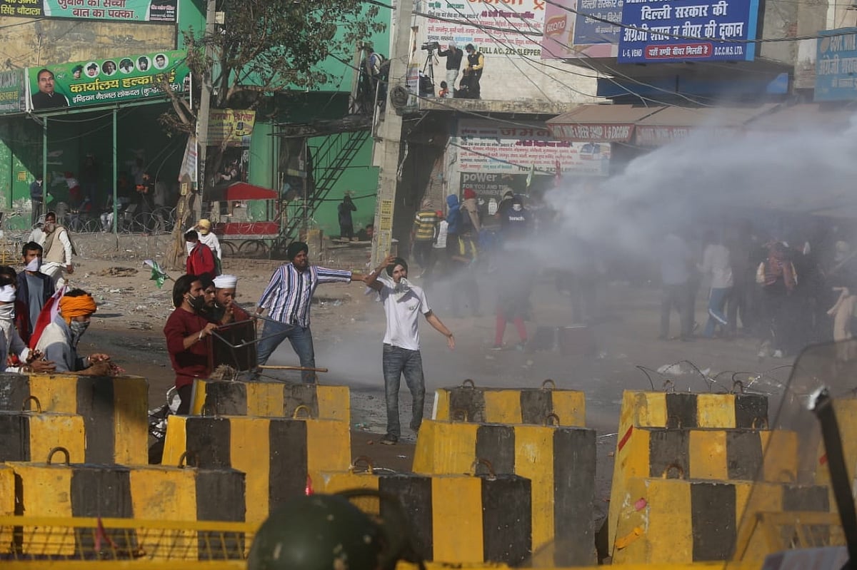 Left parties condemn police action on protesting farmers; ask Centre to roll back laws