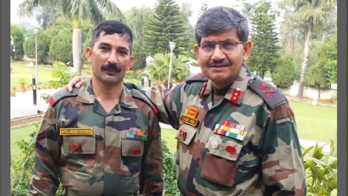  Naik Ata Mohd Lather and Maj Gen Yash Mor in 2019&nbsp;