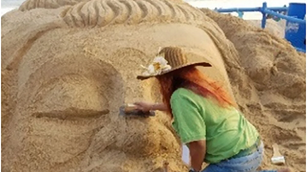 Sand artist fascinated by sand dunes of Dubai