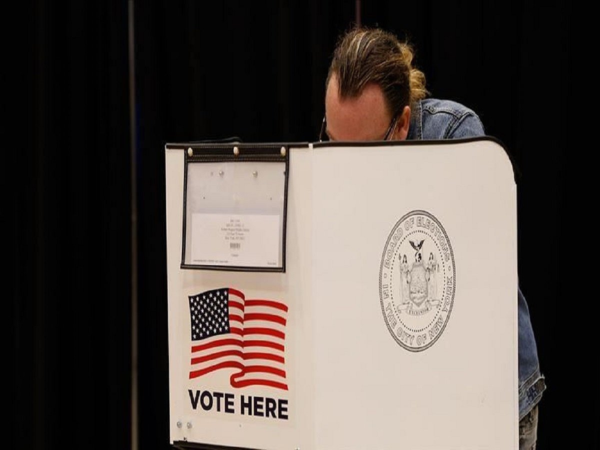  Letters to the Editor: US prefers paper ballots because it is unconvinced about security of EVMs 