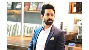 Hard to be Deepika Padukone in our country: Vikrant Massey