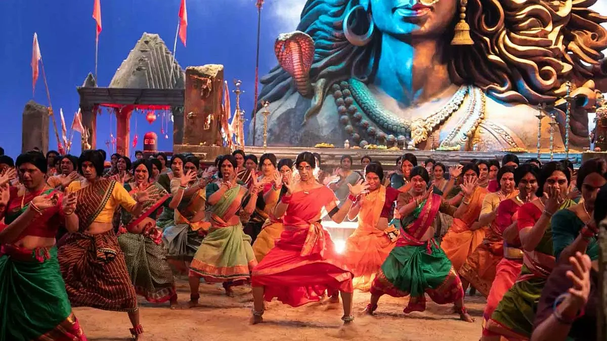 Should ‘Laxmmi’ release simultaneously on  OTT and in theatres? Trade experts speak
