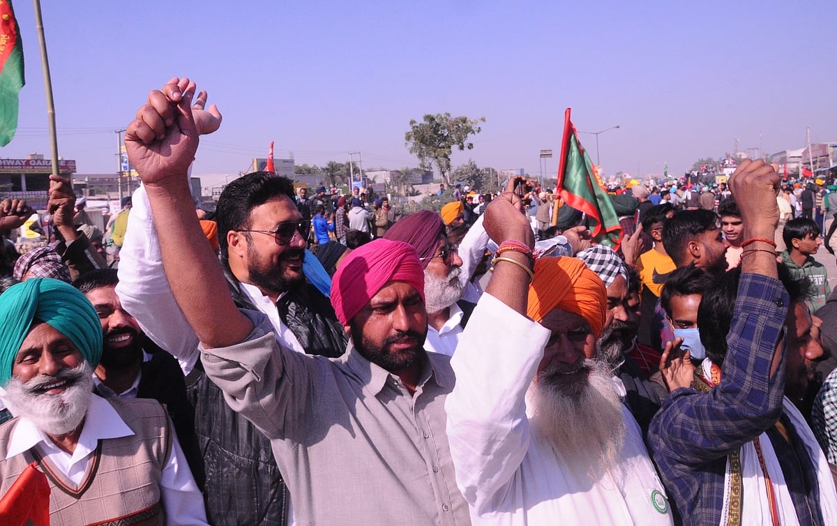 Farmers’ protest: Protesters rally at Tikri, Singhu as their leaders mull further action  