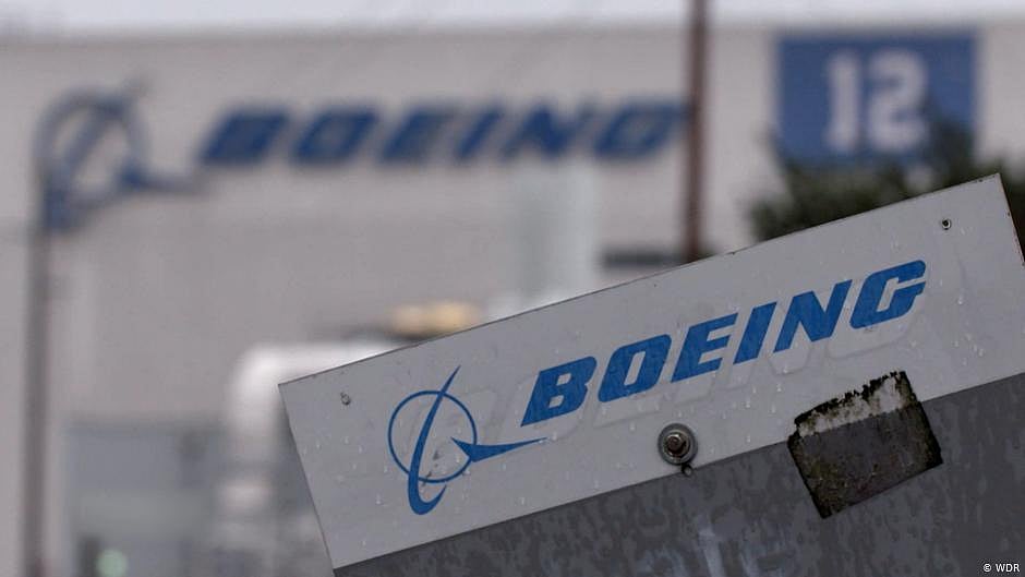Boeing: 777s with engine that blew apart should be grounded