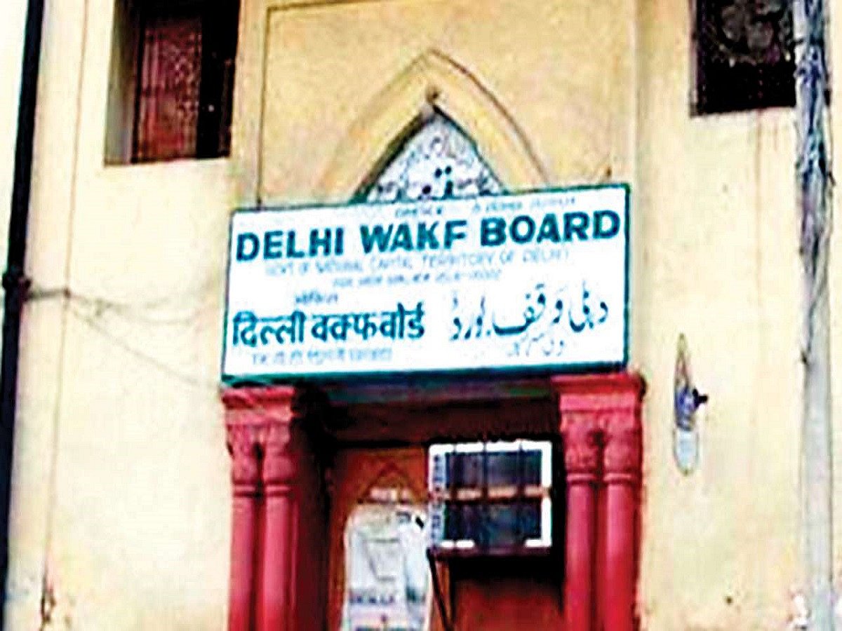 Imams of Delhi Waqf Board managed mosques stage sit-in, staff go on indefinite strike
