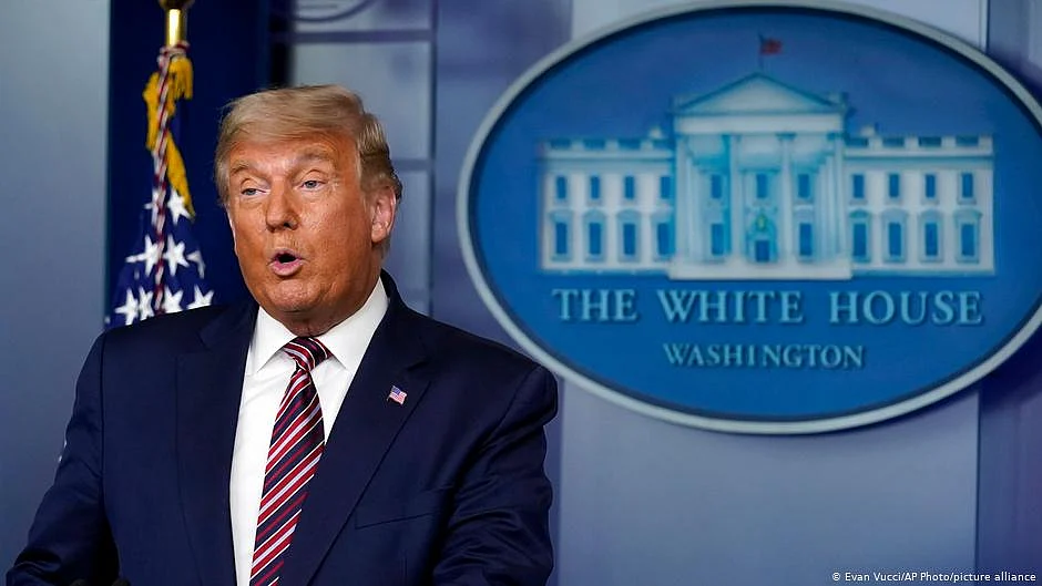 Trump faces 91 criminal charges and he was also recently ordered to pay a massive civil fraud penalty. (photo: DW) 