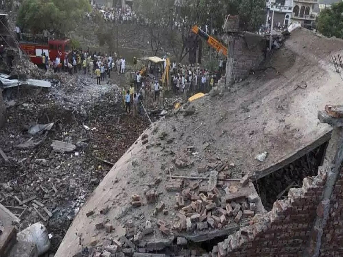 4 killed in firecracker godown blast in UP  