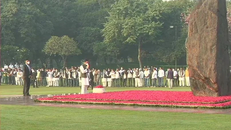 ‘Trailblazer, Iron lady’: Congress leaders pay rich tributes to Indira Gandhi on birth anniversary