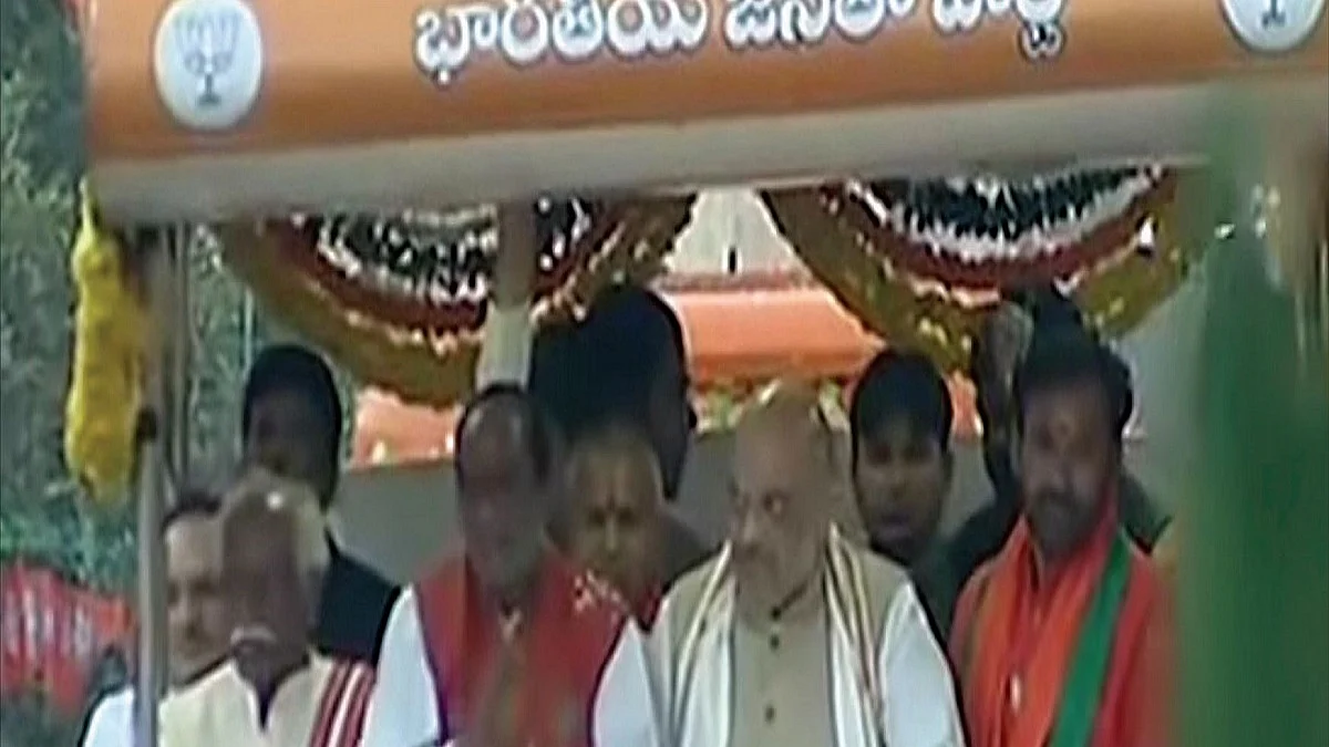  Amit Shah holding a road show in Hyderabad while canvassing for BJP candidates in the municipal polls &nbsp;