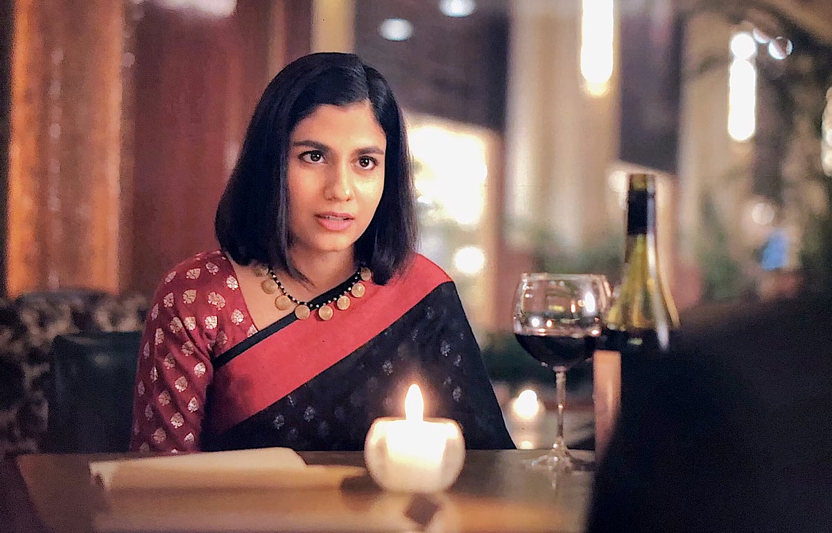 Sucheta Dalal aka Shreya Dhanwanthary in Scam 1992