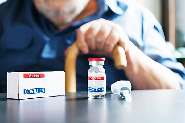 Fake COVID-19 vaccines, remedies flooding dark web: Report