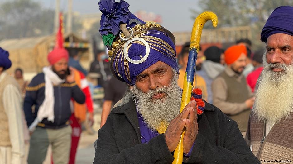 Nearly 2,500 Indian Sikh pilgrims arrive in Pakistan to celebrate Baisakhi