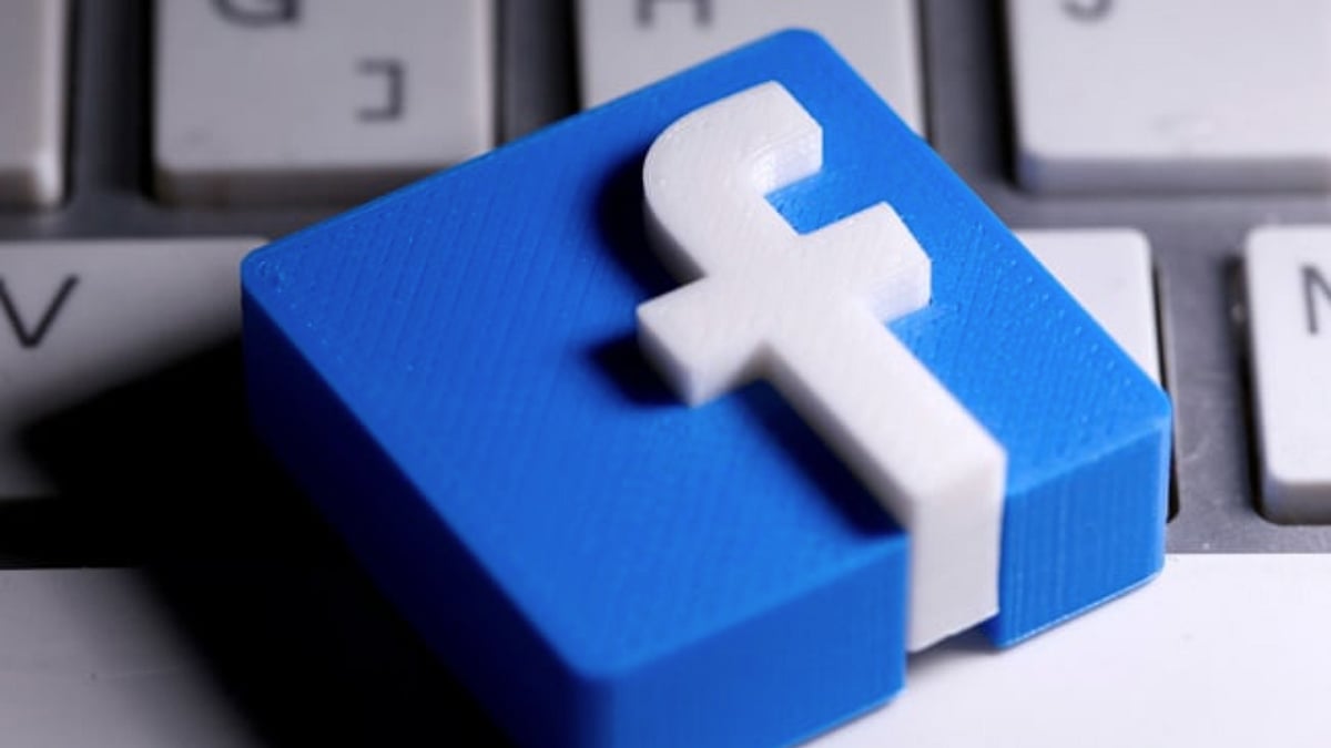Govt accuses Facebook of discriminating against US workers