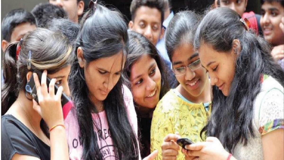 Informed, misinformed, cheated and defrauded online: 2020 was the year of the smart phone
