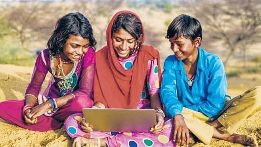 So much for Digital India: Only 42.6 % of women, 62.16 % men have ever used Internet, finds govt survey