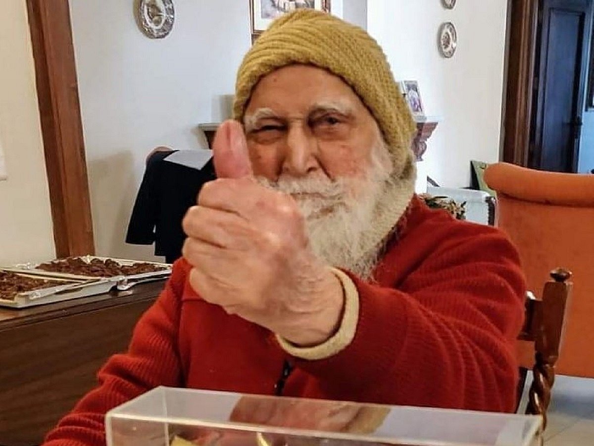 Accolades for only officer to have served in the Army, Navy and Air Force who turned 100 today