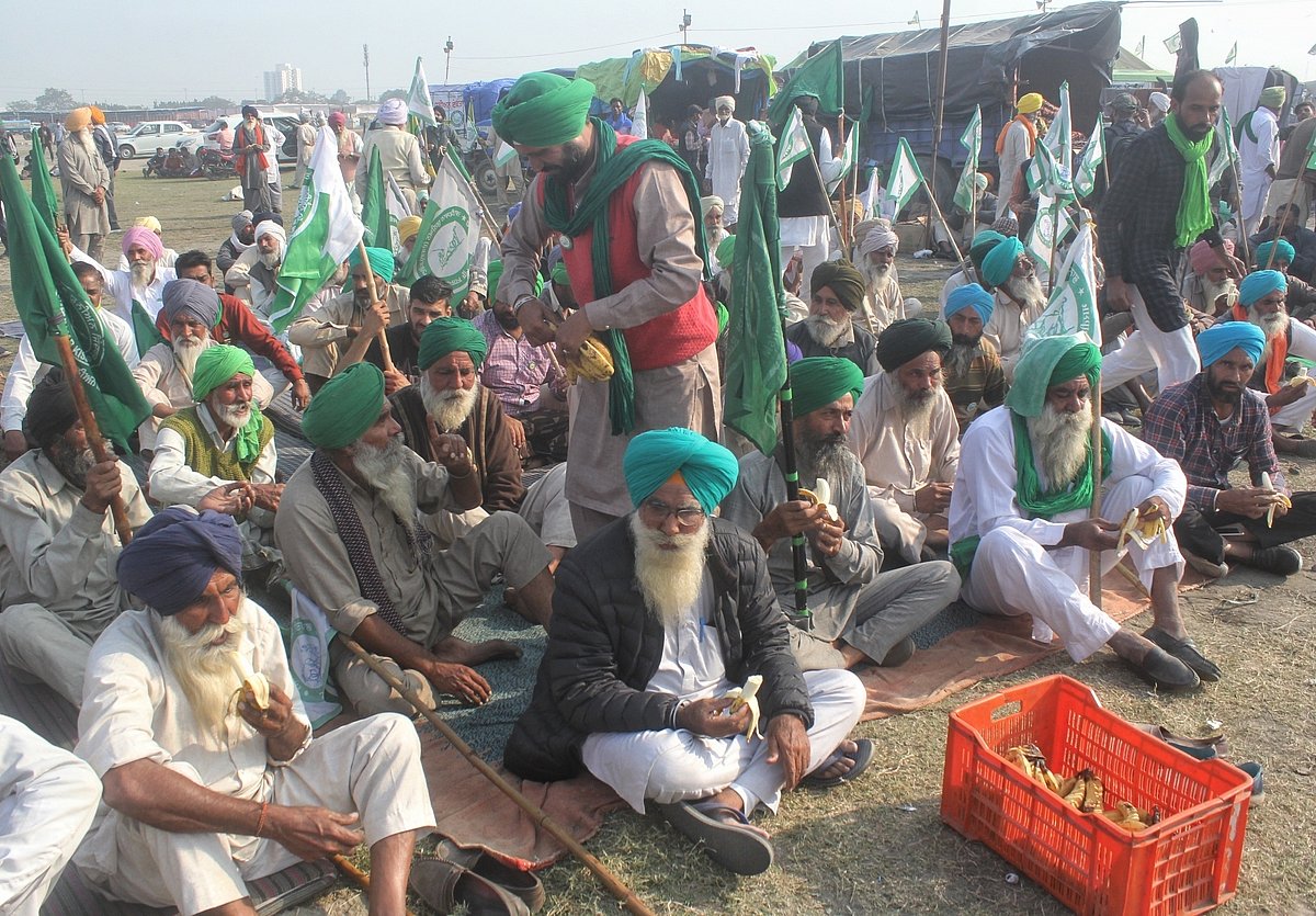 36 farmer leaders head to Delhi venue to hold talks with Centre