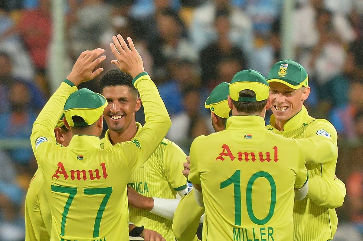 Cricket South Africa to retest players, hotel staff