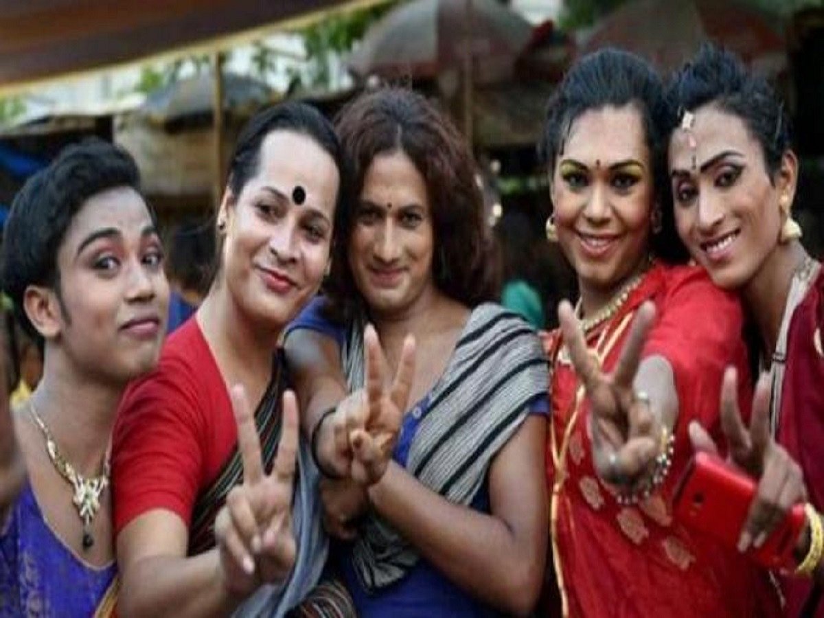 Film critic writes to President to recognise third gender at National Film Awards  