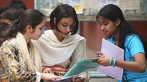 Kashmiri students seek PM’s intervention to release PM’s Special scholarship