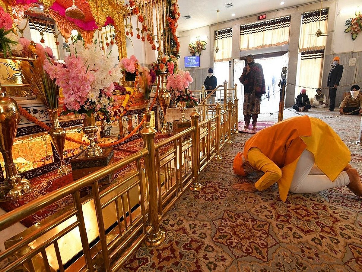 PM’s  visit to Gurudwara on Sunday triggers speculation that he might visit a Church this Christmas