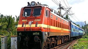 Railway bribery scam plot inspired by Bollywood, Rs 10 note number used as code for payment