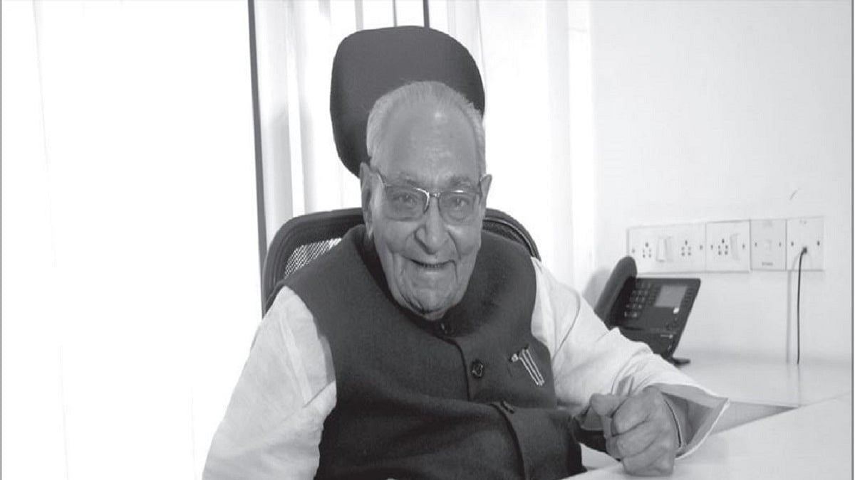 Motilal Vora in the chairman’s room at Herald House (Photo by Vipin)