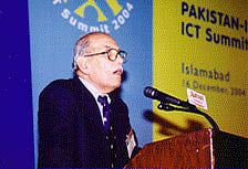 Kohli speaking at an India-Pakistan ICT Summit in Islamabad in December 2004: He desired bridging of the digital divide between the two countries.<i>Photo courtesy: NASSCOM, India</i>