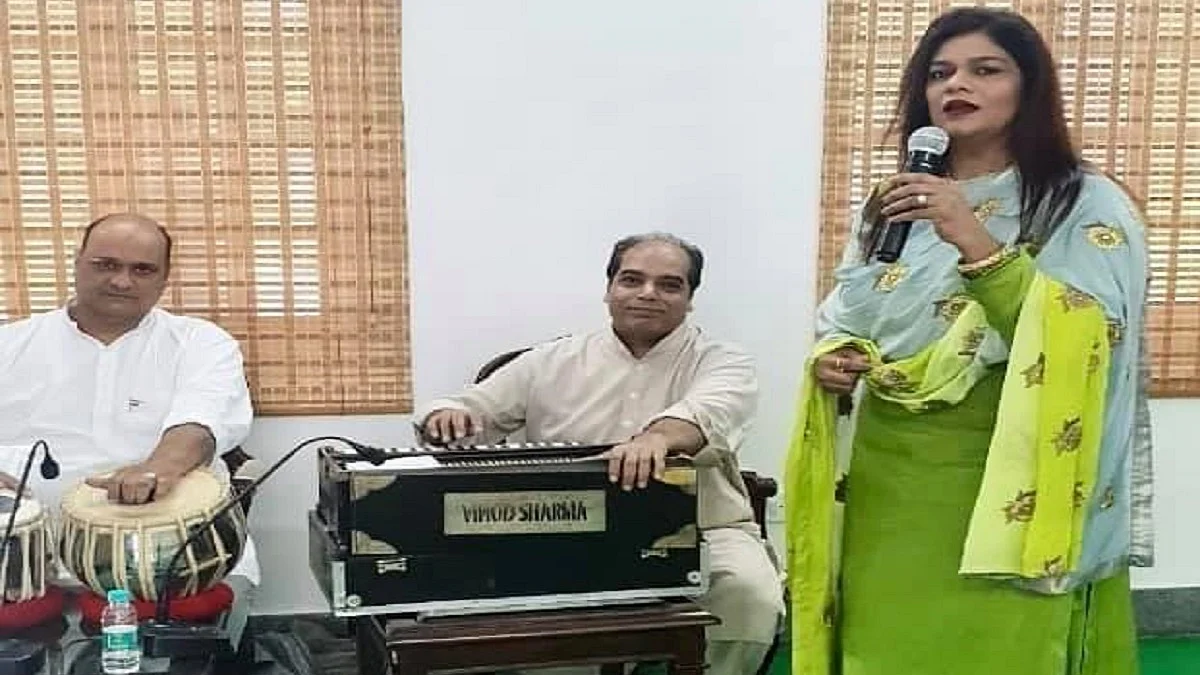 Meet Nishi Singh: The multi-tasking singer, social worker, painter