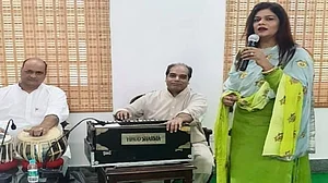 Meet Nishi Singh: The multi-tasking singer, social worker, painter