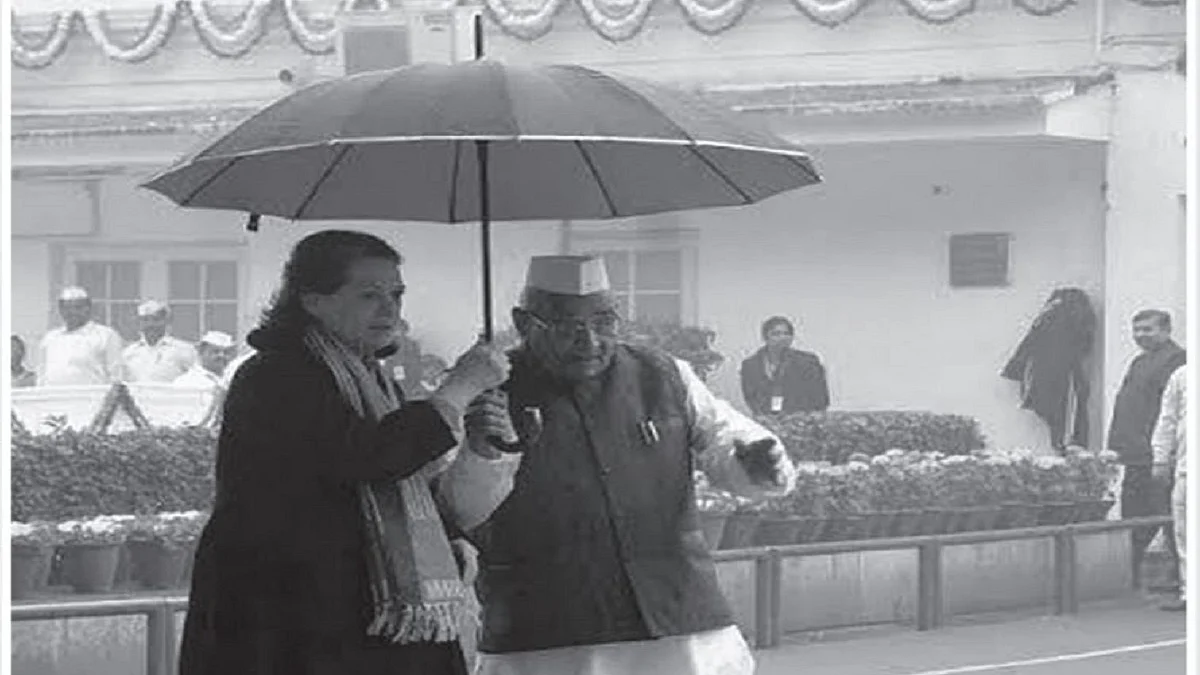 Motilal Vora with Sonia Gandhi 