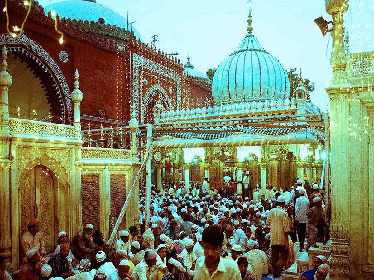 Tale of a Hindu woman dying in a mosque and buried in a Muslim graveyard