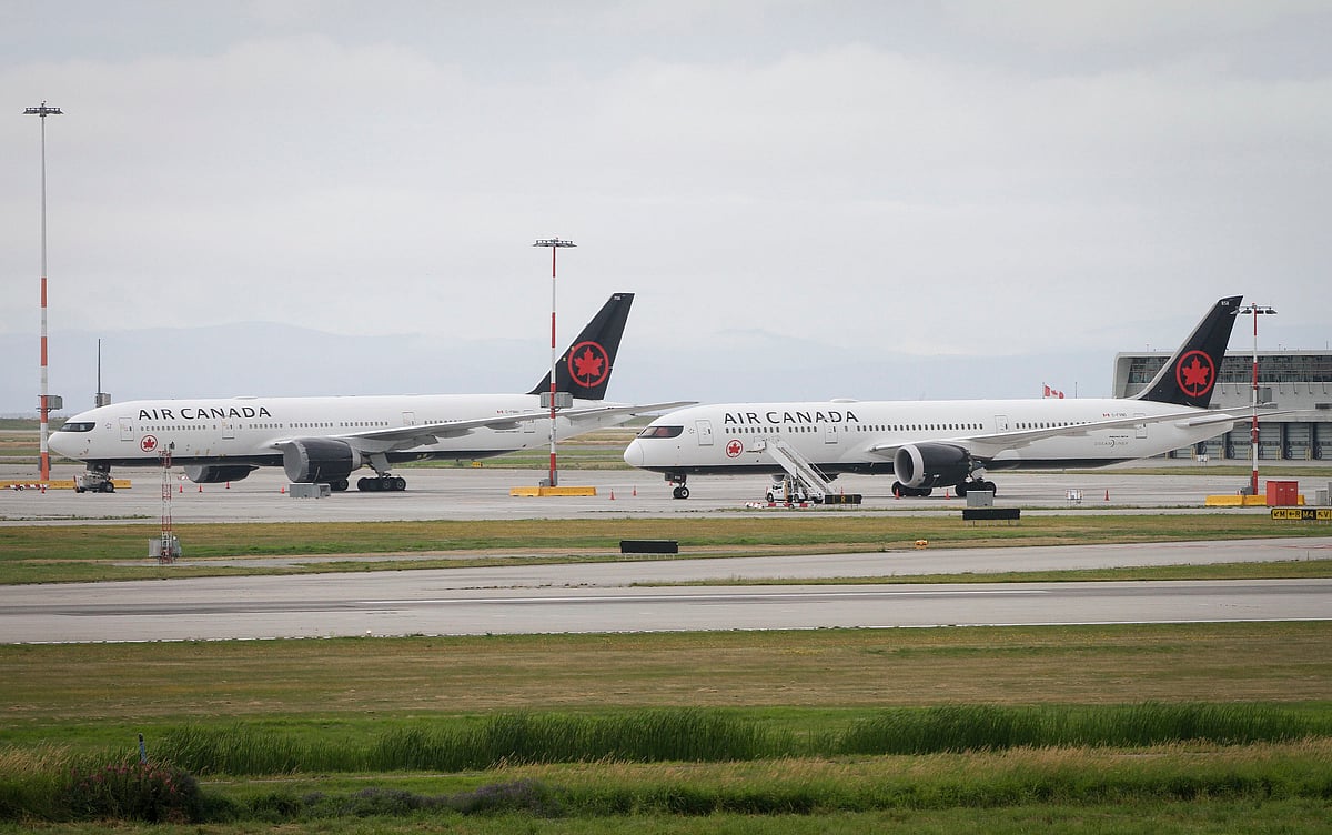 Air Canada lays off 1,700 employees