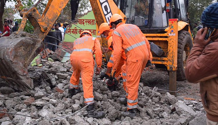 Roof of cemetery collapses in Ghaziabad, 19 dead, 20 injured
