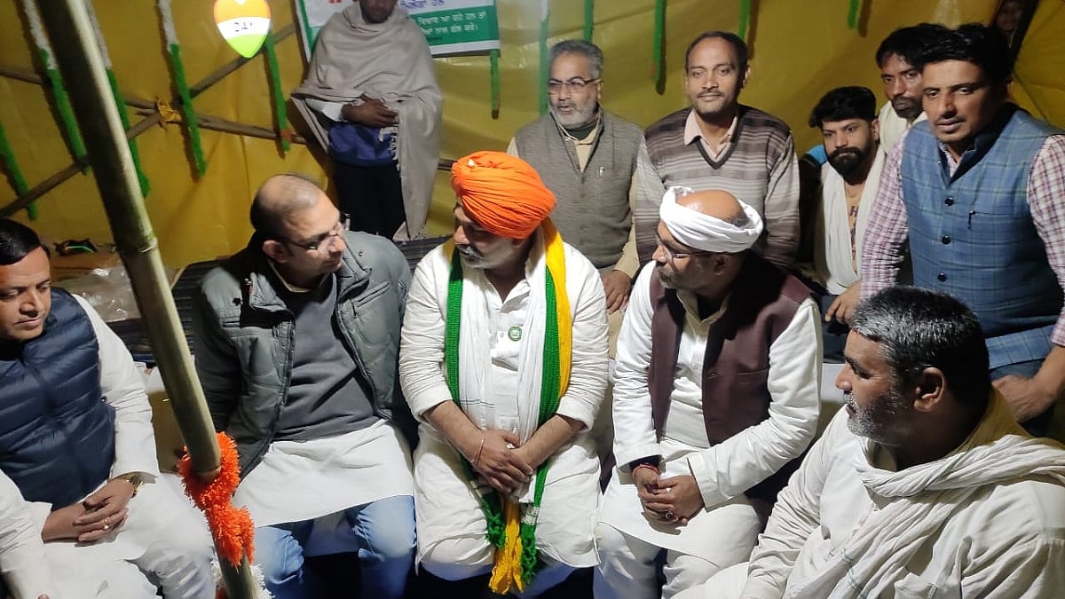 UP Congress chief Ajay Kumar Lallu met BKU leader Rakesh Tikait at Ghazipur border
