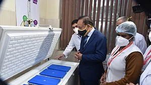 Harsh Vardhan reviews preparedness for vaccine dry run on Friday